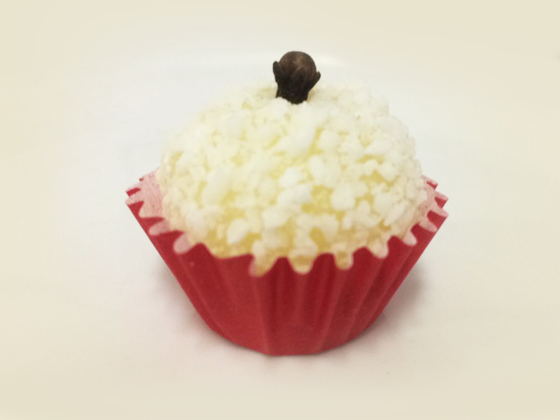beijinho-de-coco-confeitaria-grupo-meridional