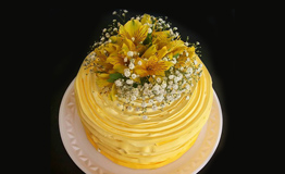 mini-bolo-comemoracoes-diversas-chantilly-decorado