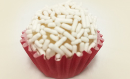 mini-brigadeiro-branco-confeitaria-grupo-meridional